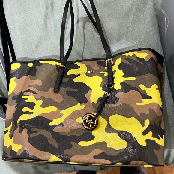 Michael Kors Handbags - Michale Kors army printed tote